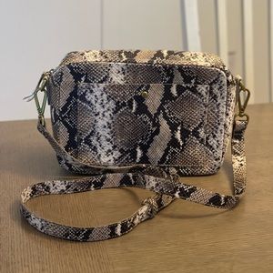 NWT Madewell Large Transport Camera in Snakeskin